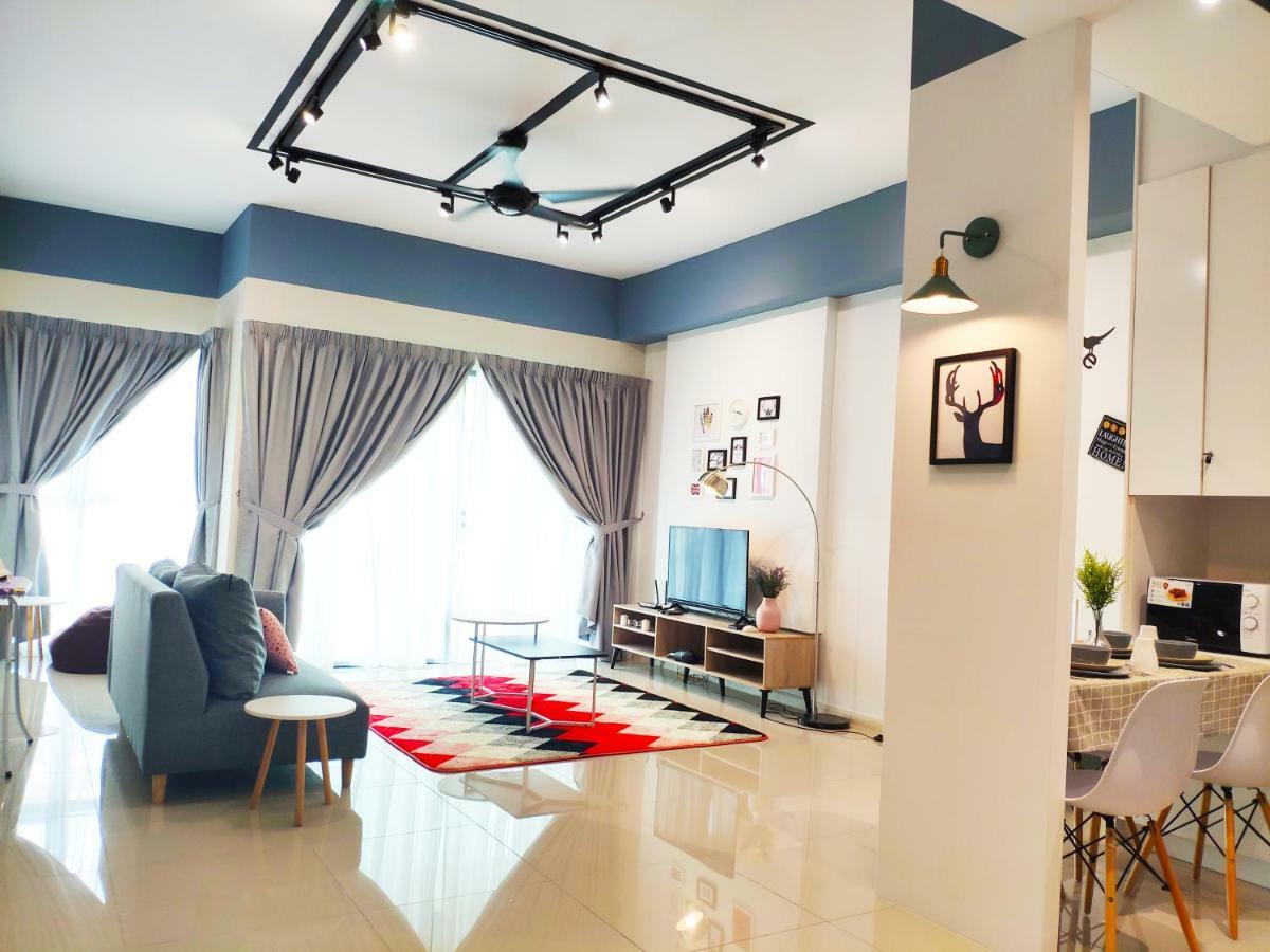 5-star + Infinity Pool, 4 Pax, 1 Min To Jaya One Apartment *