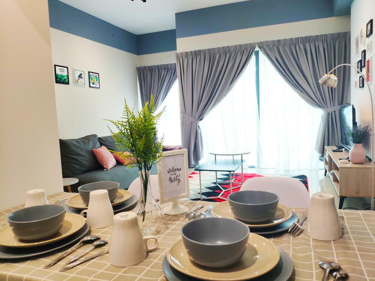 Apartment 5-star + Infinity Pool, 4 Pax, 1 Min To Jaya One